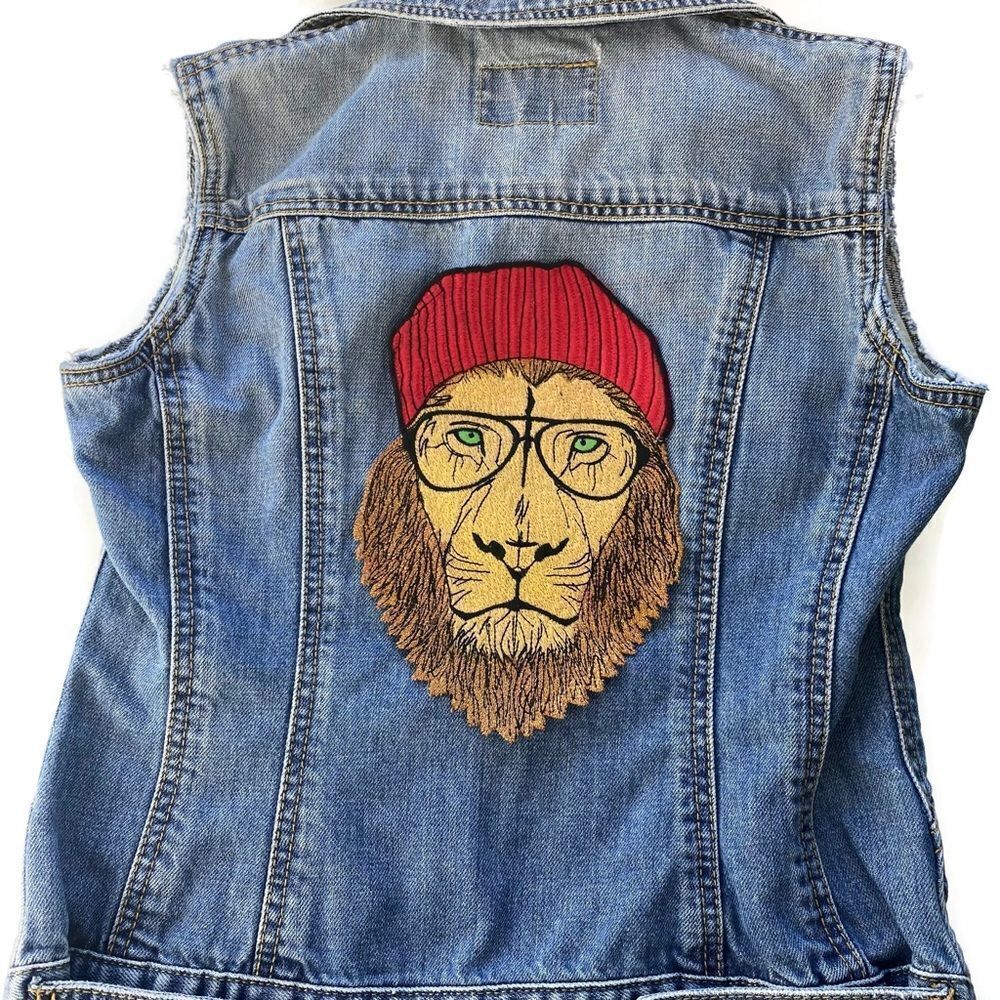 Lion Patch Embroidered Large Hipster